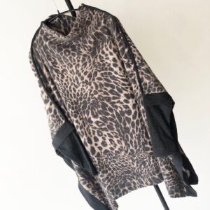 GP444 Poncho Print Camelia